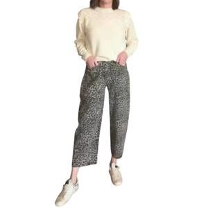 NEW SKIES ARE BLUE not so simple sweater in cream